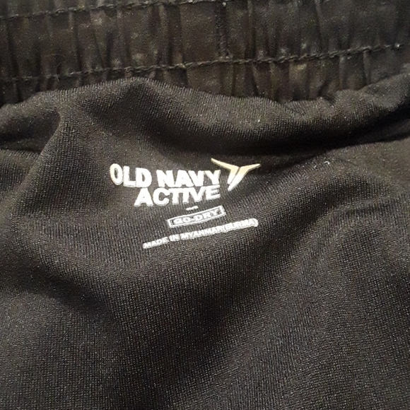 Old Navy Short shorts /swimtrunks - Picture 4 of 4